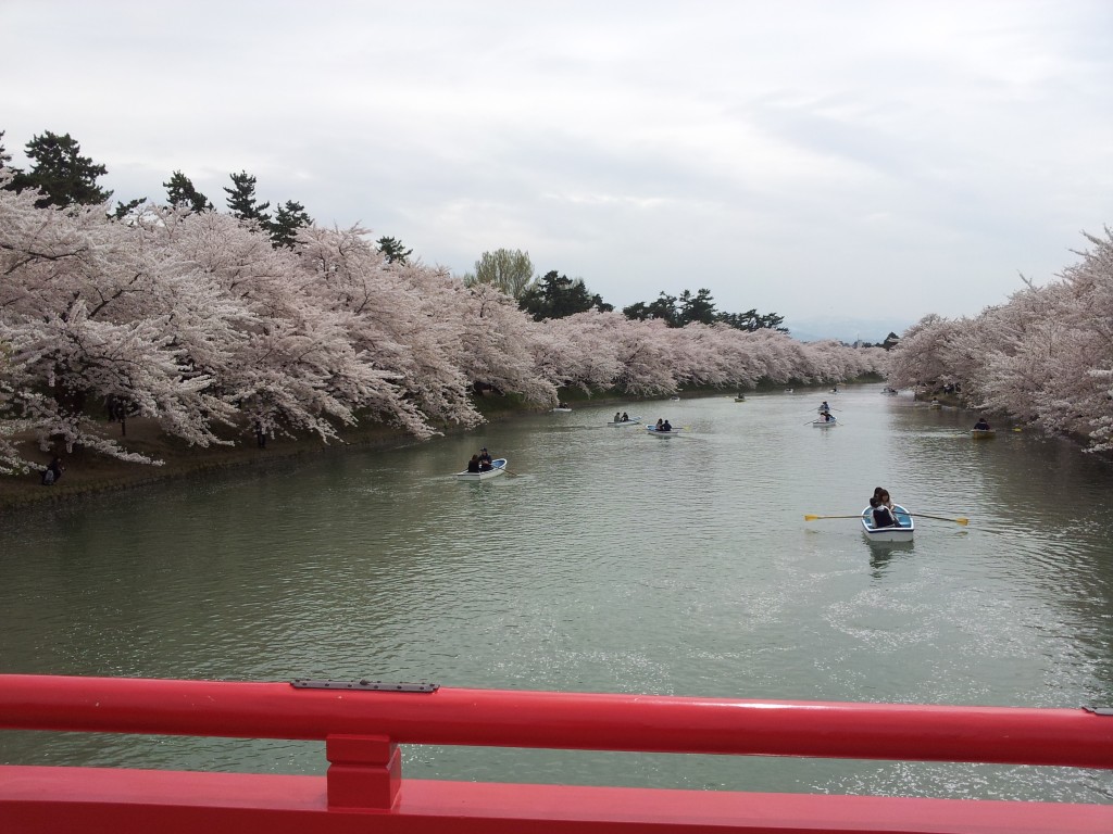 20140430_弘前城春陽橋たもと